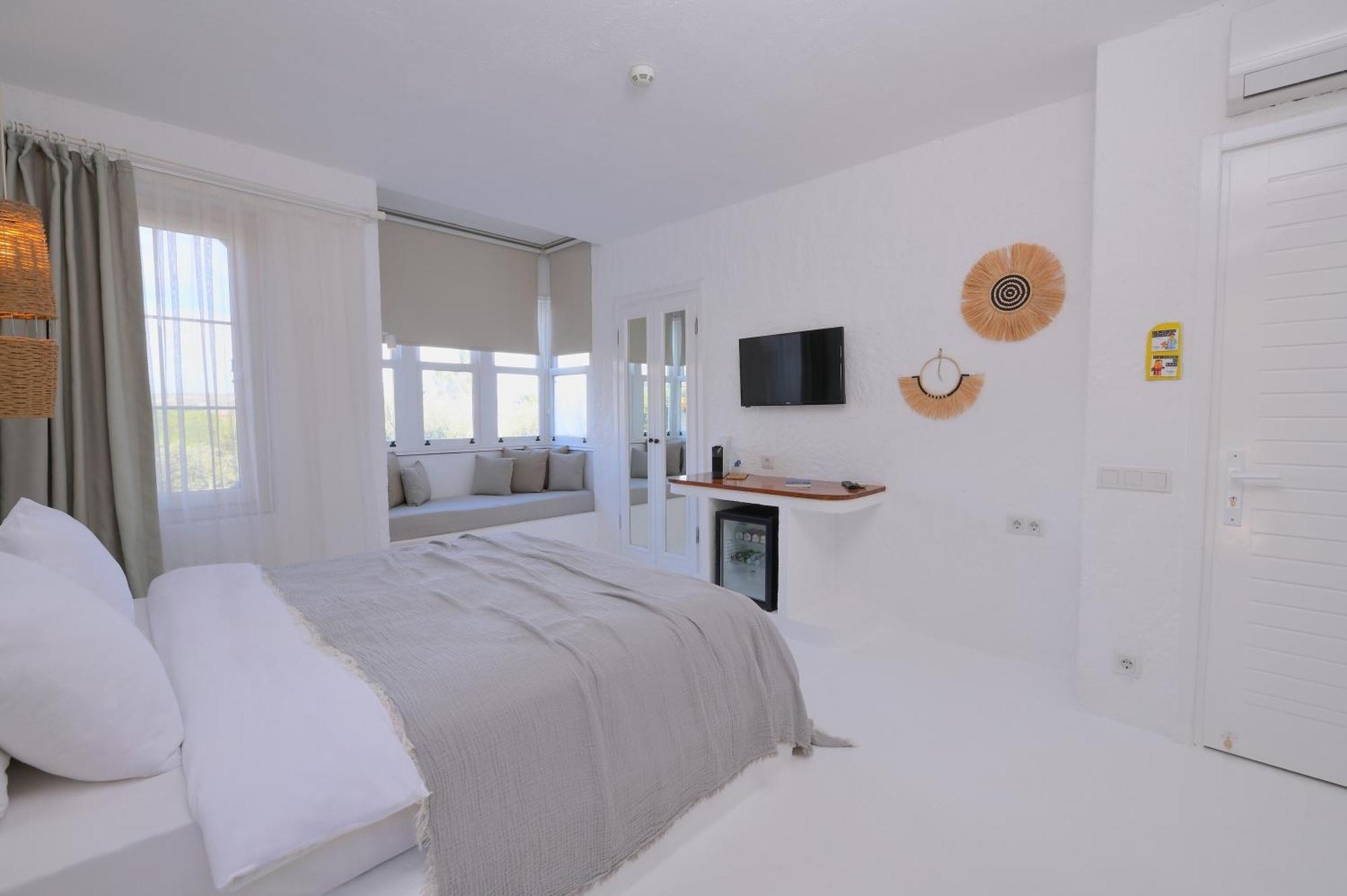 Peremere Alacati Otel Екстериор снимка