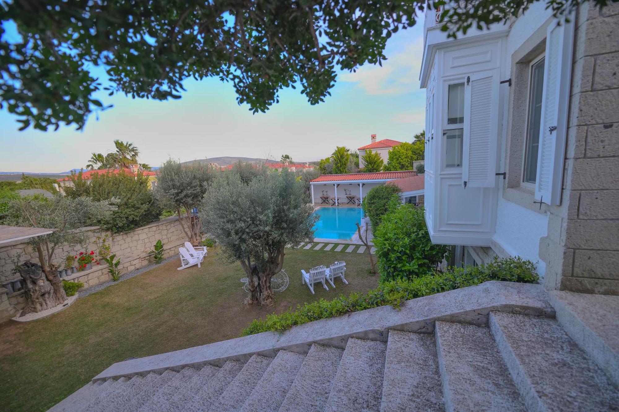 Peremere Alacati Otel Екстериор снимка