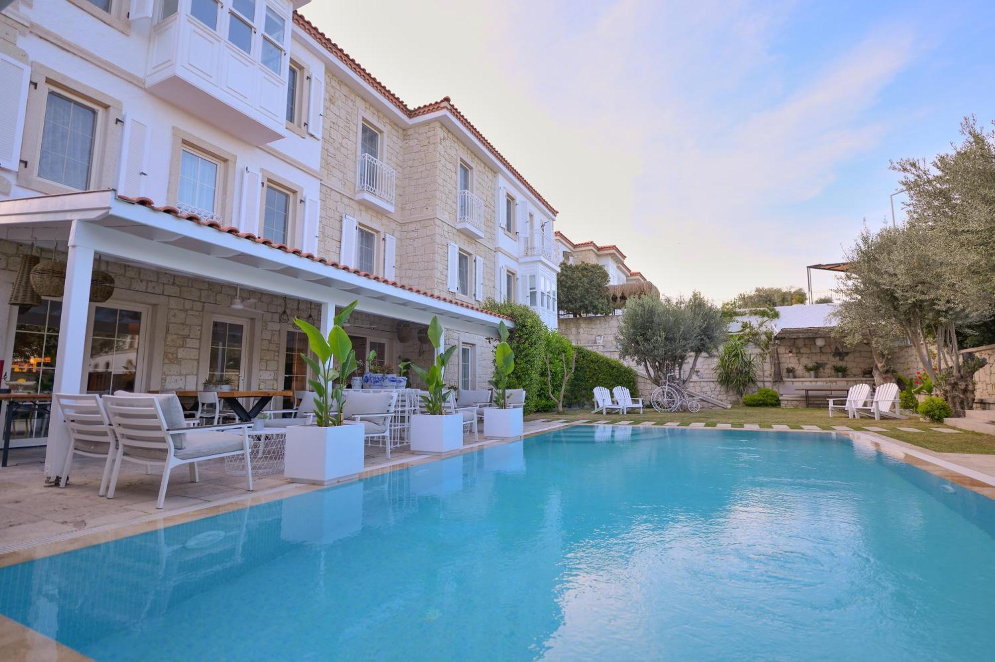 Peremere Alacati Otel Екстериор снимка