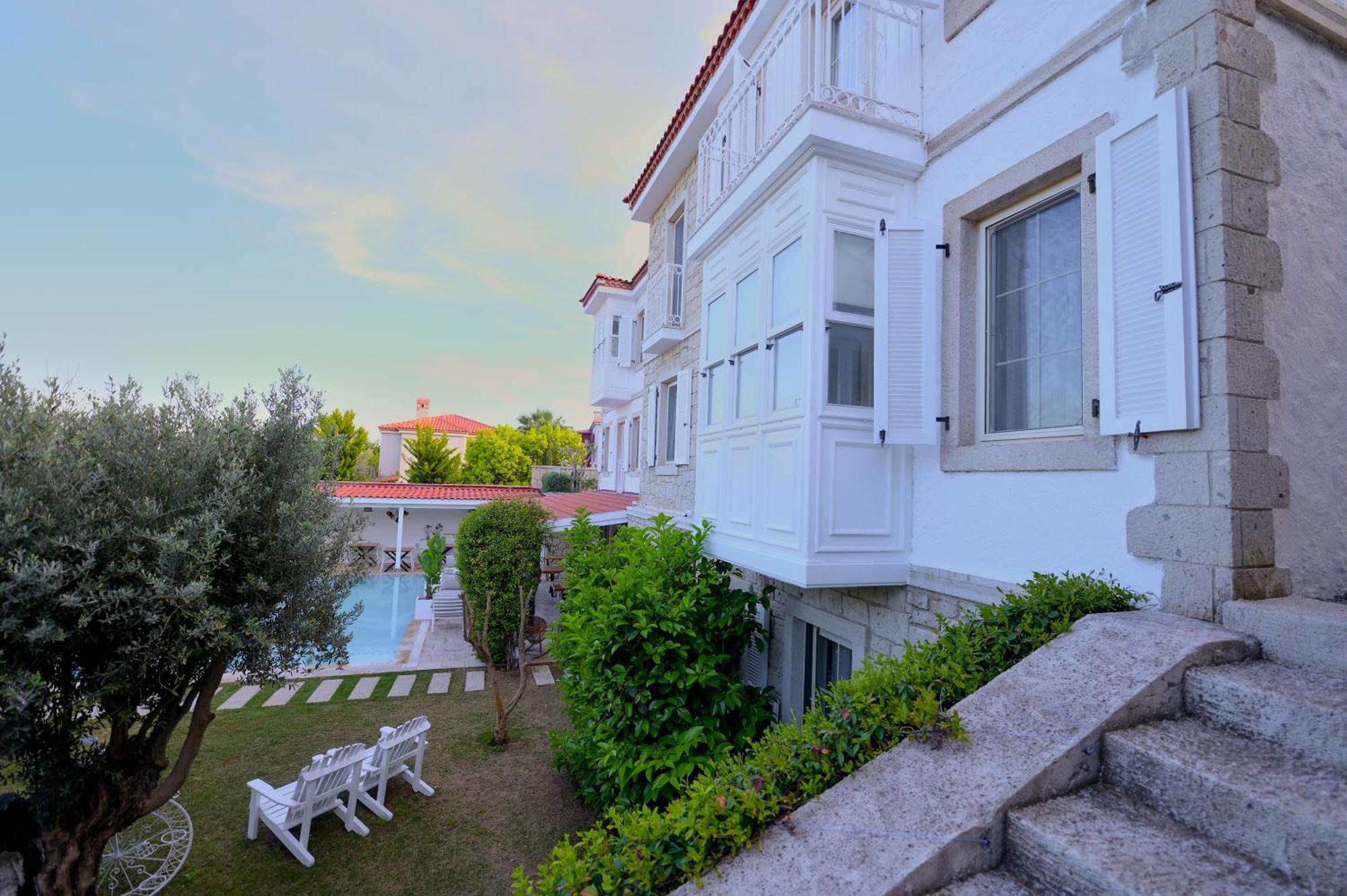 Peremere Alacati Otel Екстериор снимка